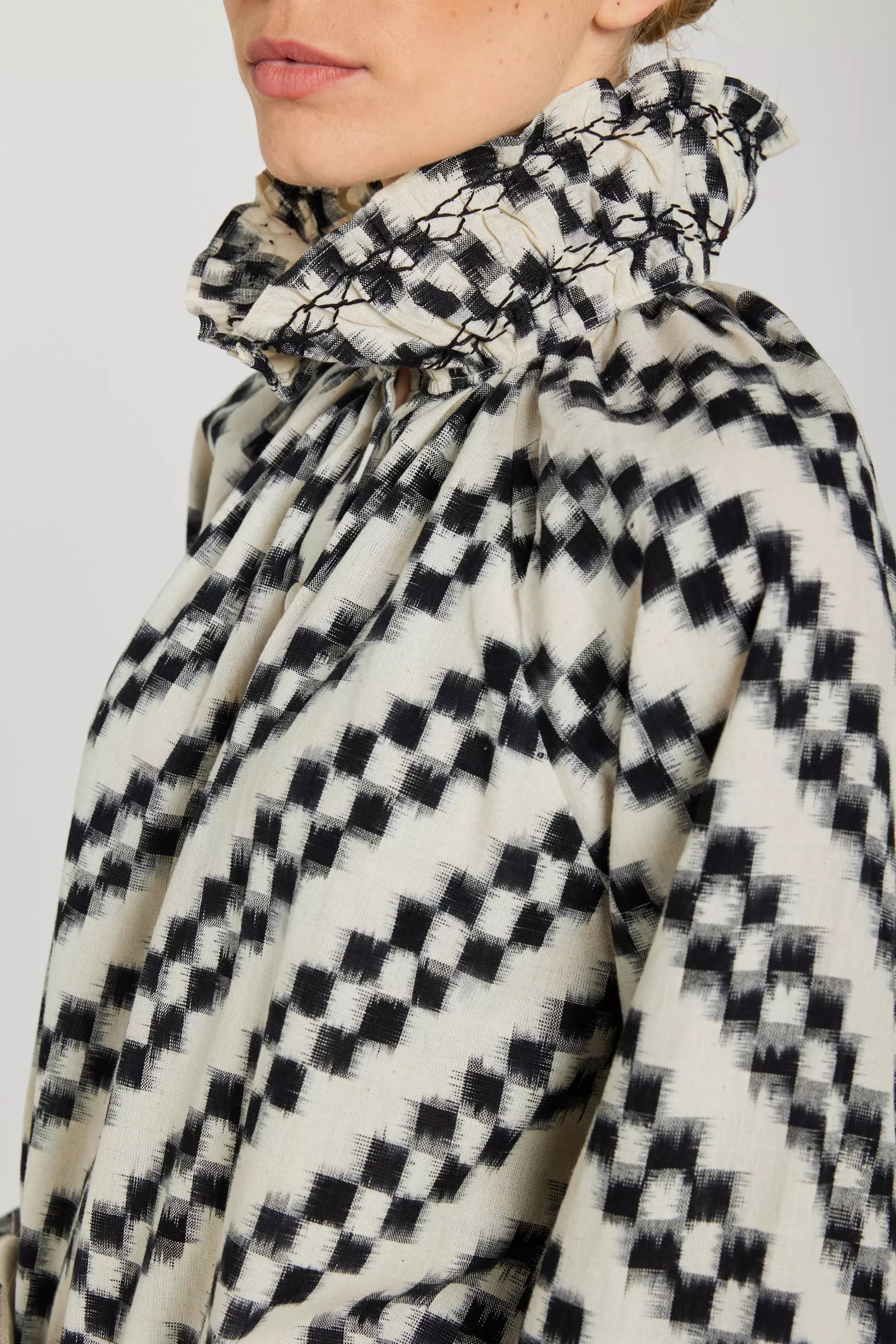 blouse ikat noir et blanc v de vinster