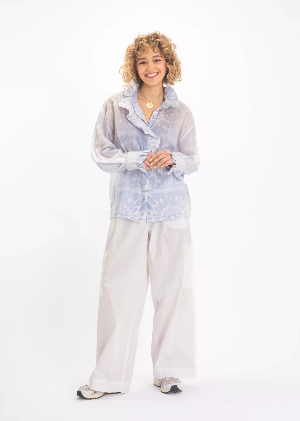 bleu tie and dye v de vinster blouse