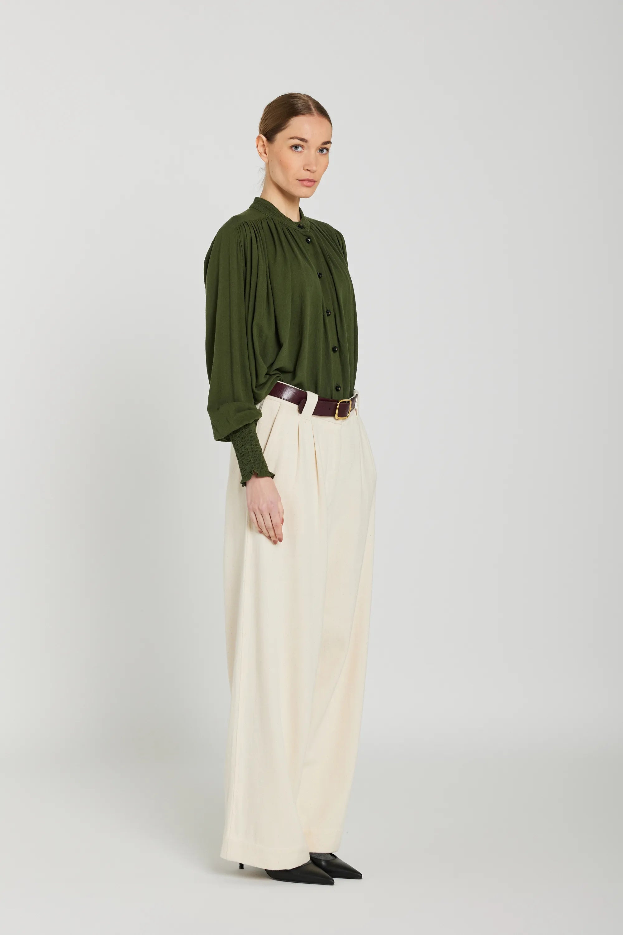 v de vinster olive chemise verte