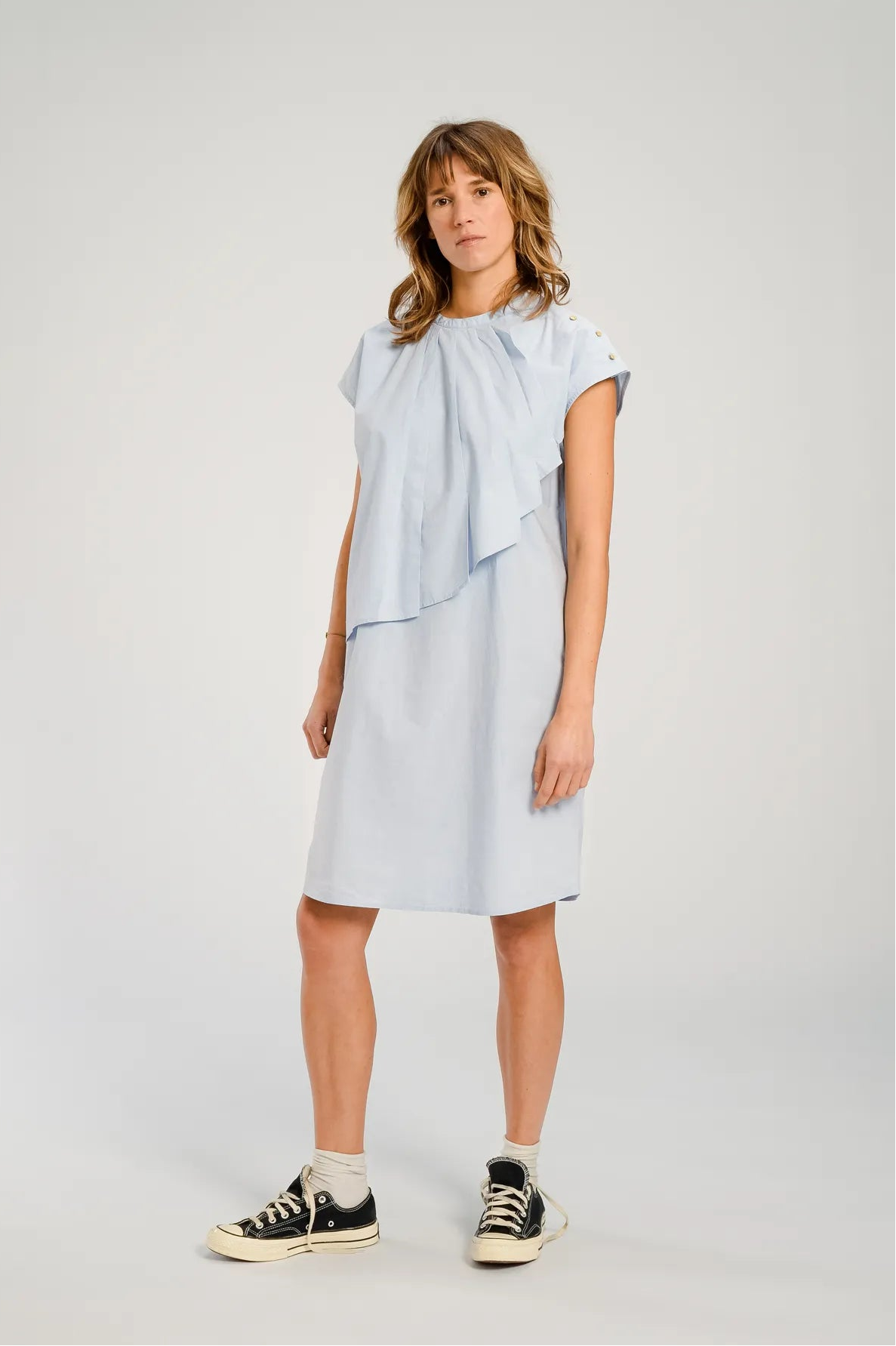 v de vinster blue sky dress converses
