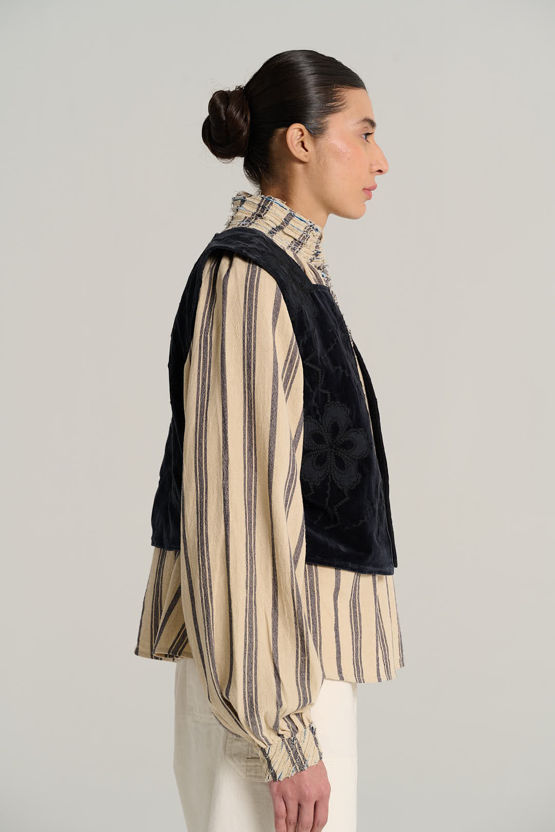 ISAAC Anthracite Velvet Bolero