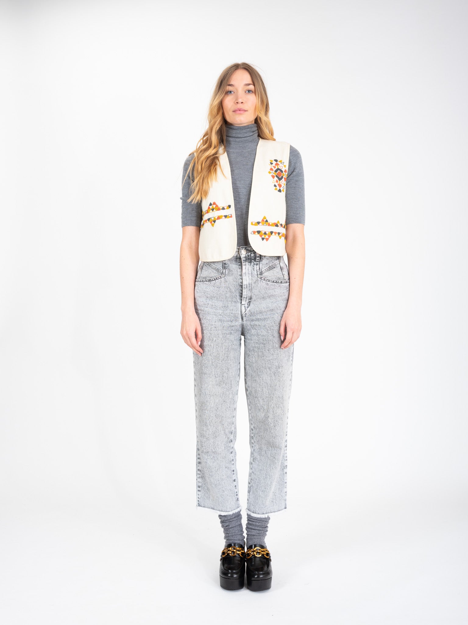 PLAYFUL embroidered white wool bolero