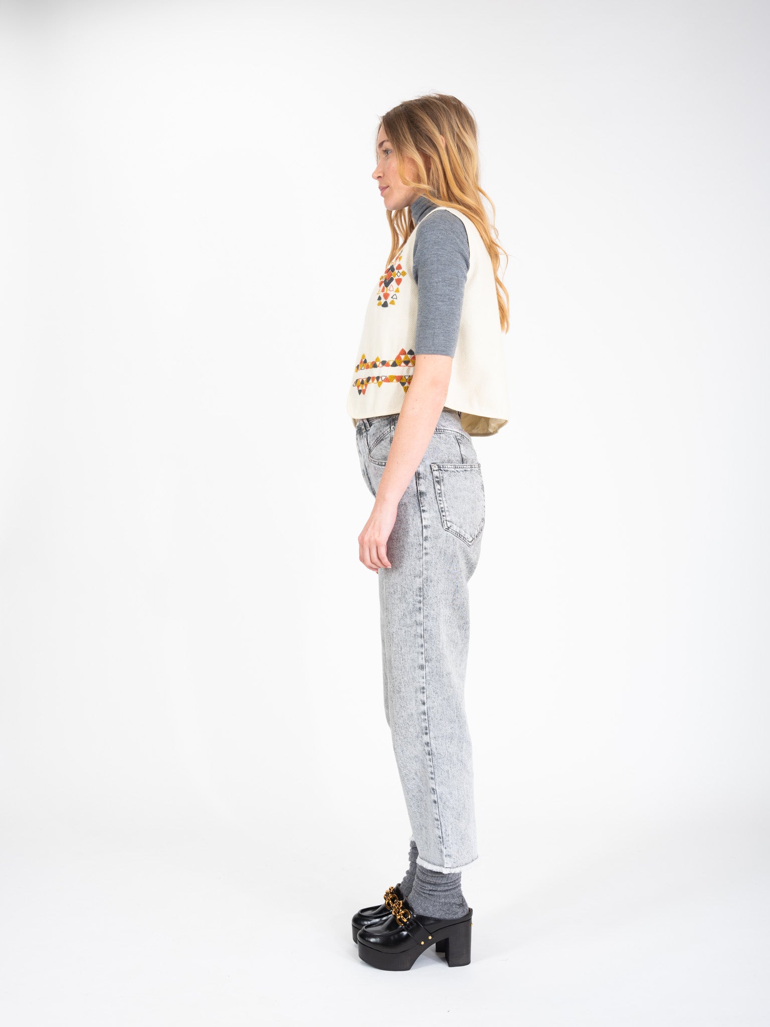 PLAYFUL embroidered white wool bolero