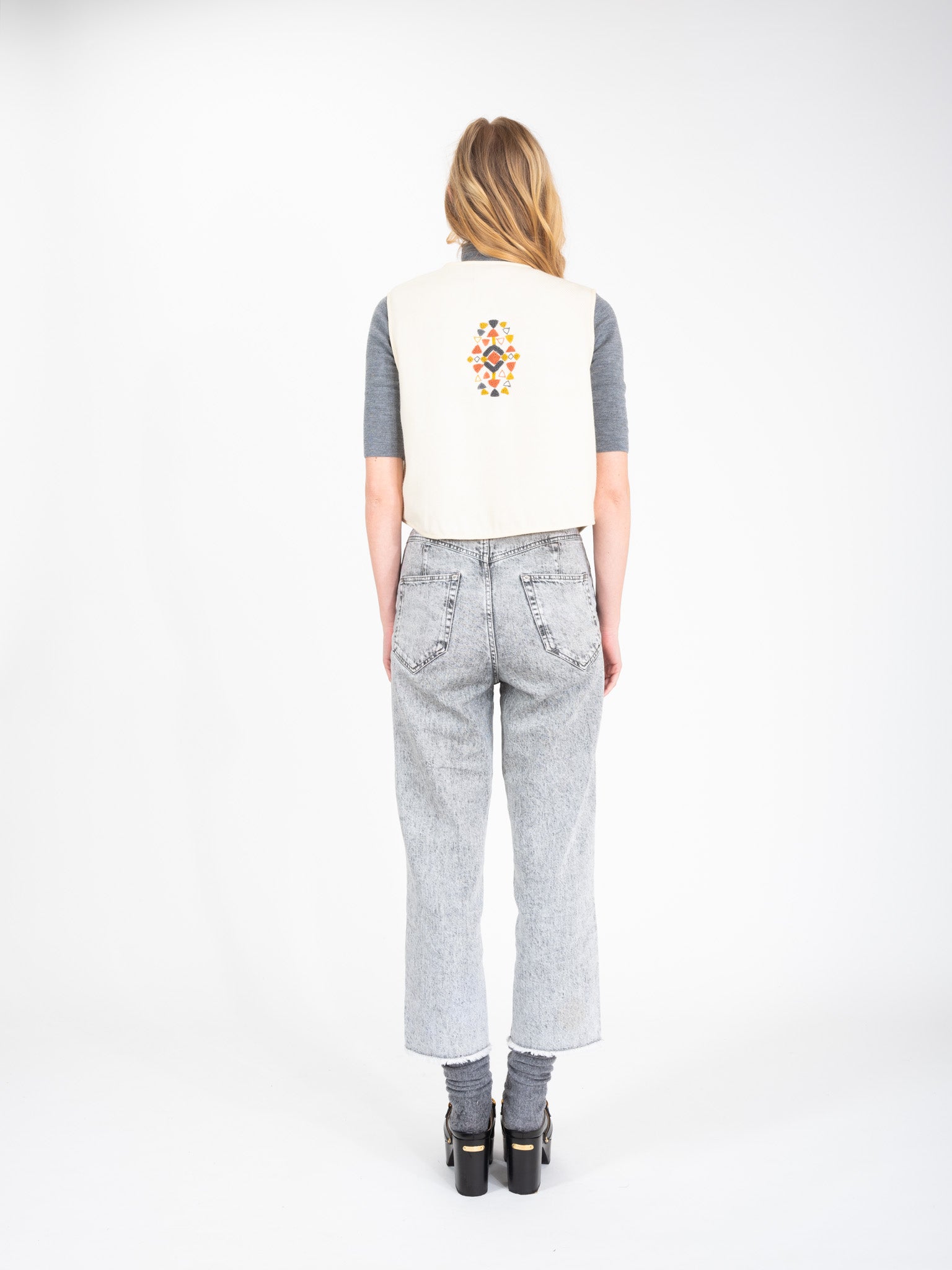 PLAYFUL embroidered white wool bolero