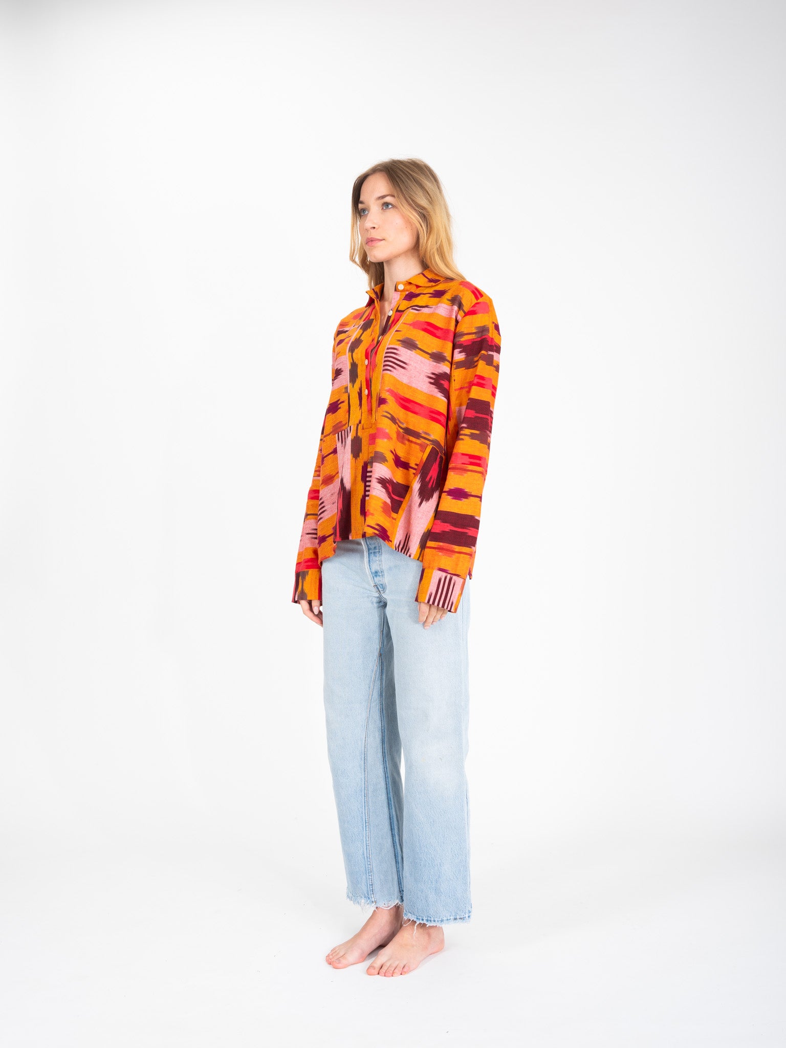 Ikat nilai orange-pink printed shirt