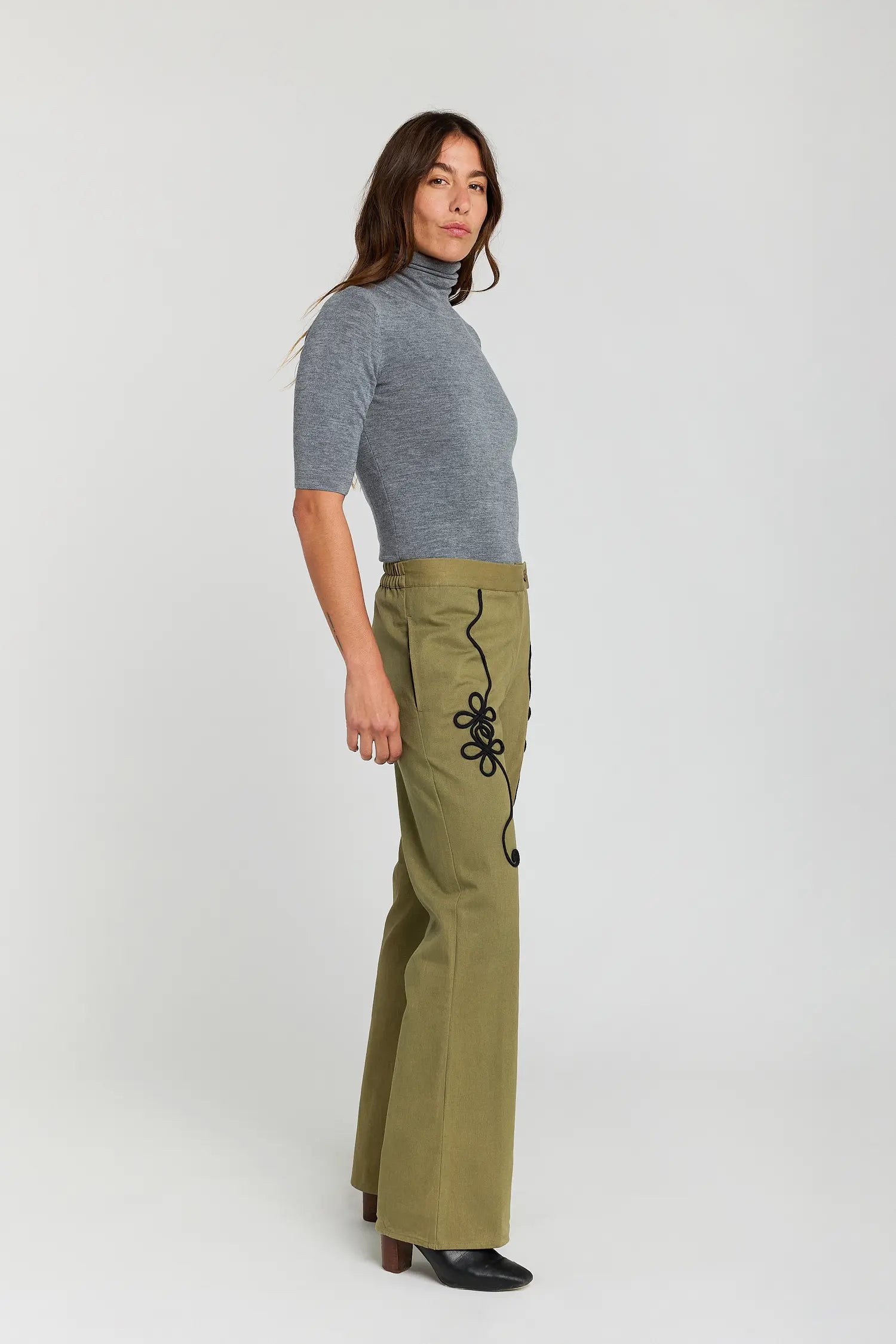Pantalon brodé kaki EGO