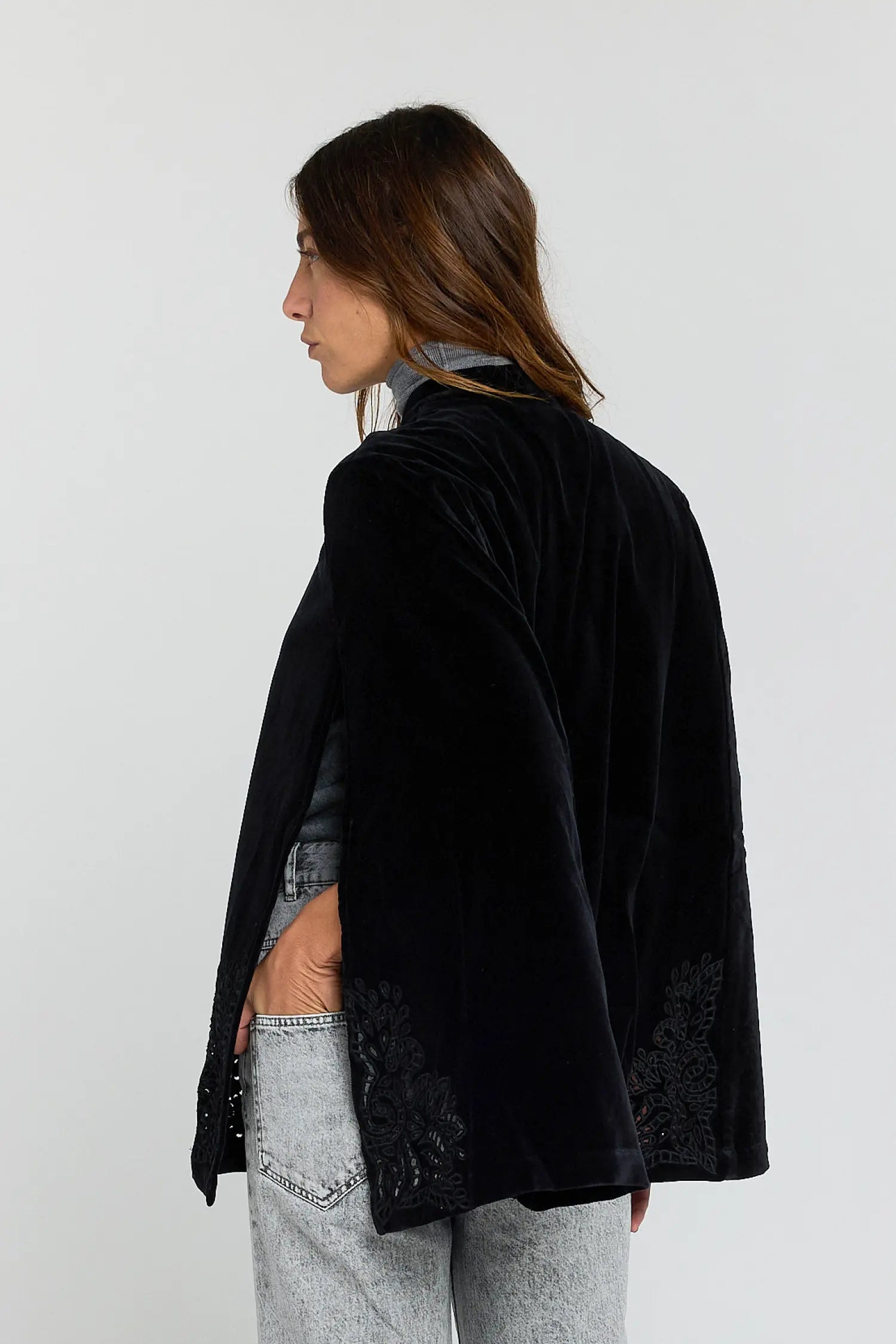 Cape en velours et dentelle noir LOVE