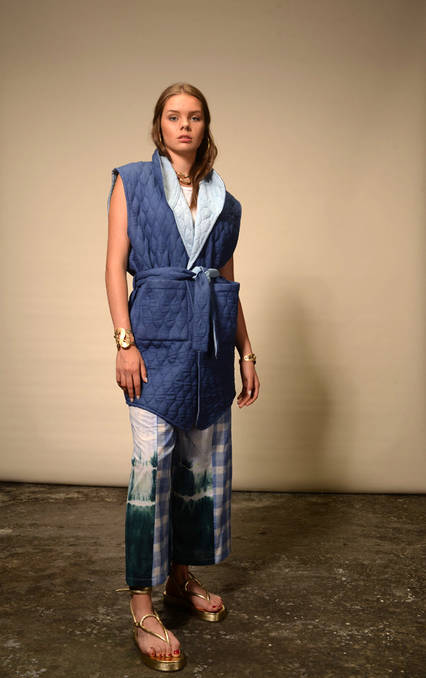 Kimono sans manches matelassé bleu Nilai