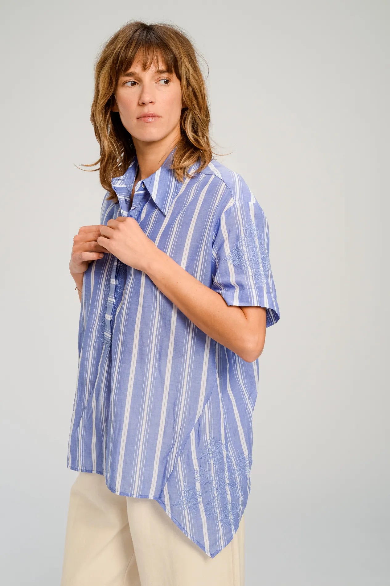 brasilia blouse blue sky v de vinster 