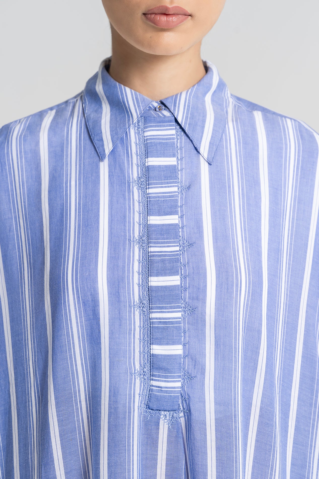 Chemise à rayures bleue brodée BRASILIA