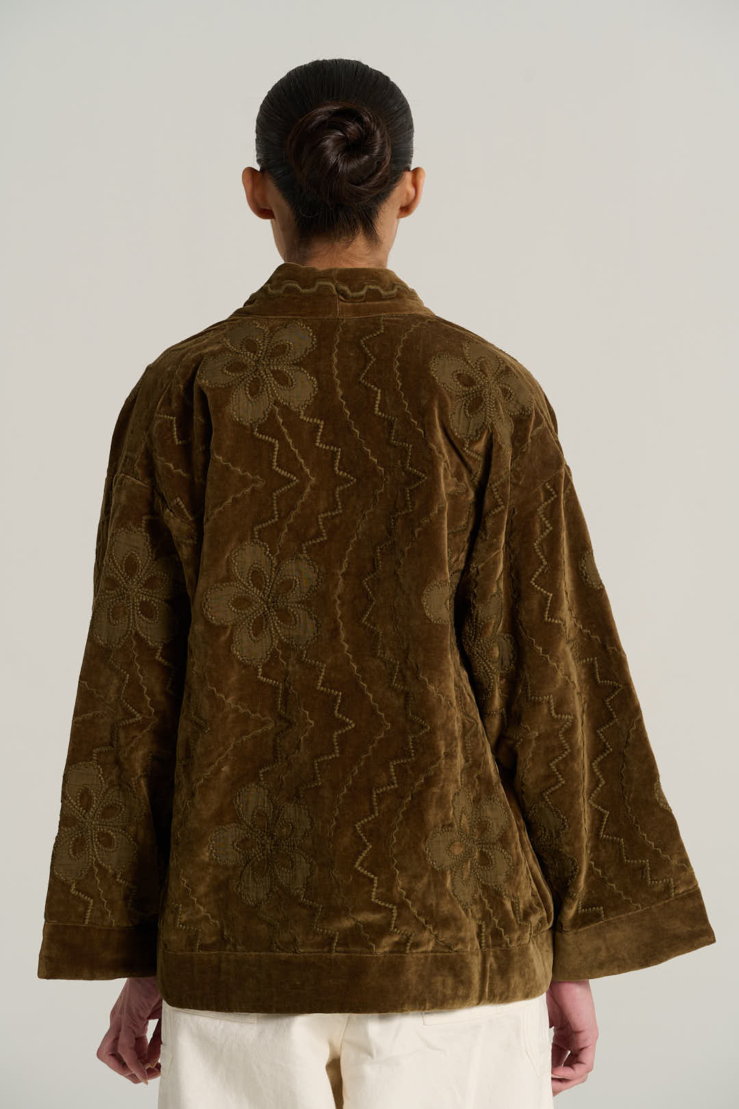 ISAAC khaki velvet kimono